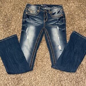 Nice gently used women’s/juniors amethyst jeans, size 11